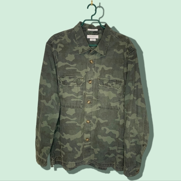Urban Outfitters Camo Button Down Jacket Size: Large - Picture 3 of 5